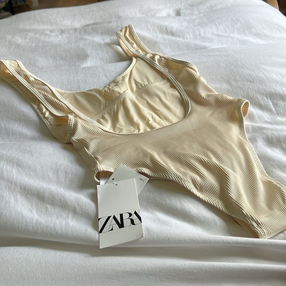 Zara one piece - Picture 4 of 4